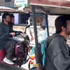 Comedian Sunil Grover drives an e-rickshaw; video goes viral!