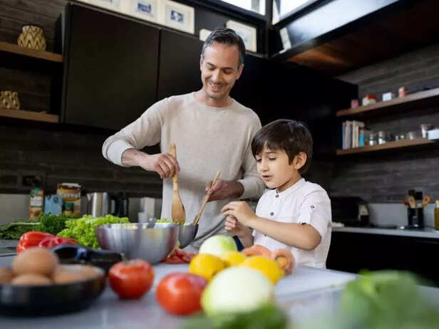 FATHER AND SON COOKING