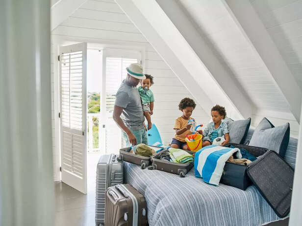 family packing to travel