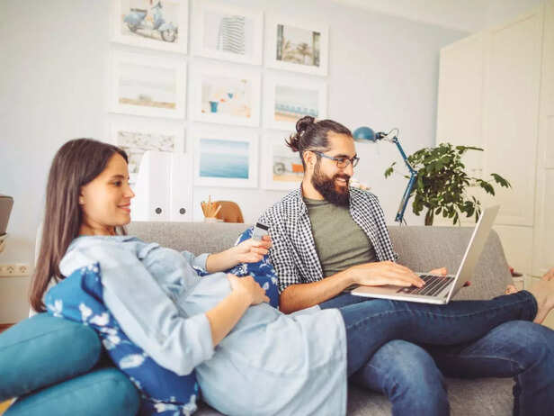 couple discussing with family