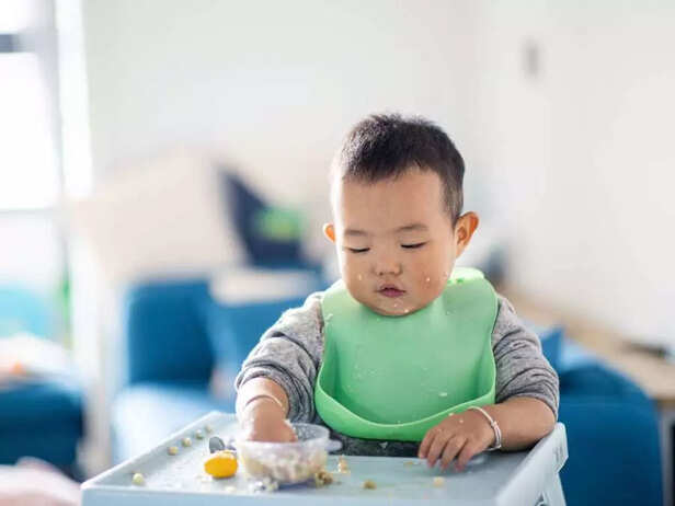 CHILD SELF-FEEDING