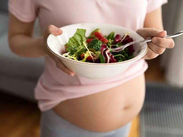 pregnant woman having fiber