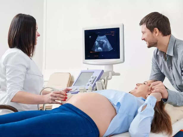Ultrasound of pregnant woman