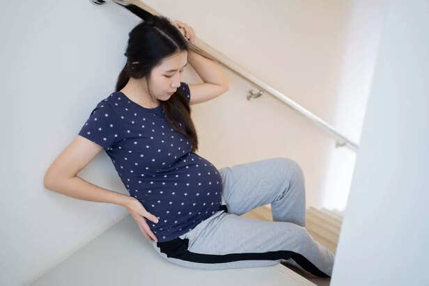 pregnant woman with back pain