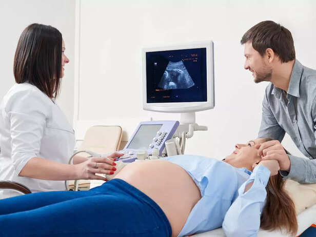 Ultrasound of pregnant woman