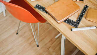 സാമ്പത്തിക ഉപരോധത്തിൻ്റെ കുത്തൊഴുക്ക്: ലക്ഷ്യമിടുന്ന രാജ്യം ഗുരുതരമായ സാമ്പത്തിക പ്രതിസന്ധി നേരിടുകയാണ്.