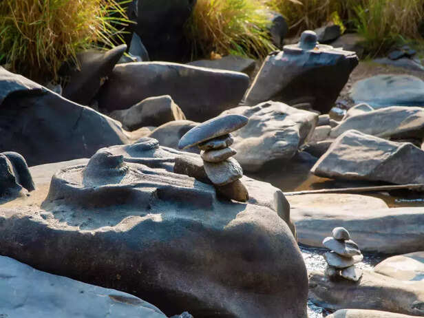 Sahasralinga rock carvings