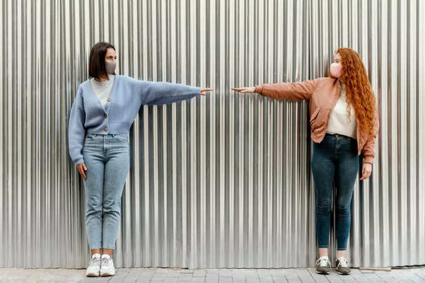 The Art of Looking Chic Without Overdoing It