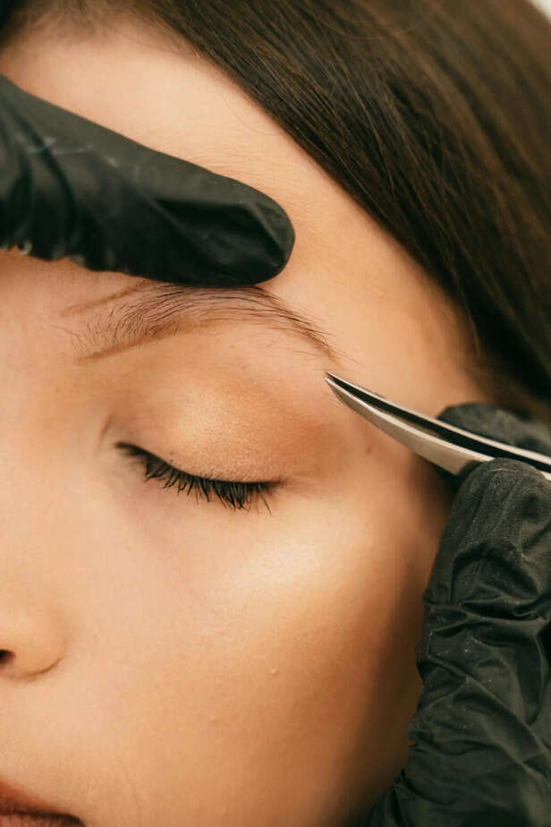 eyebrow tinting