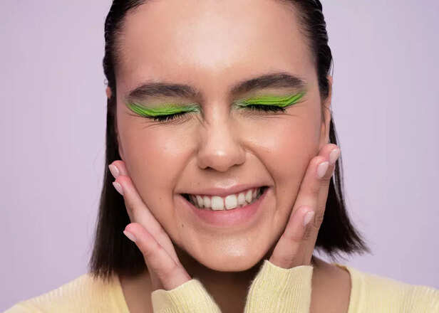 Mascara in Green