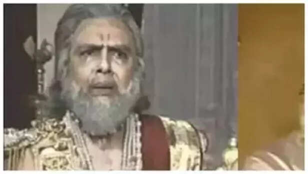 Girija Shankar as Dhritarashtra