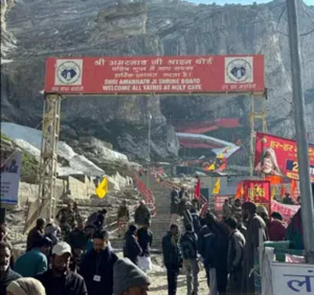 Registration begins for Amarnath Yatra 2025, pilgrims queue up at 540 bank branches
