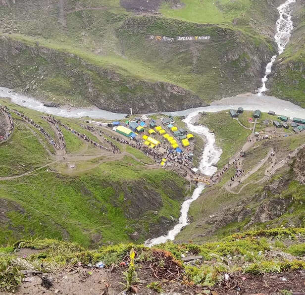route to Amarnath mandir (Picture credit : Instagram)