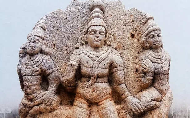 Madurai Veeran with his consorts, a kuladevata of communities in Madurai (Credit: Wikipedia)