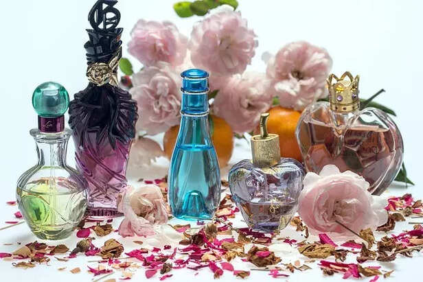 Layering of perfume.