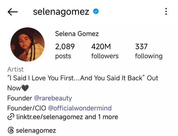 Selena Gomez (@selenagomez)