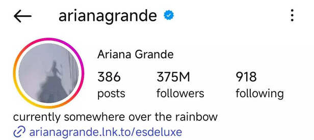 Ariana Grande (@arianagrande)