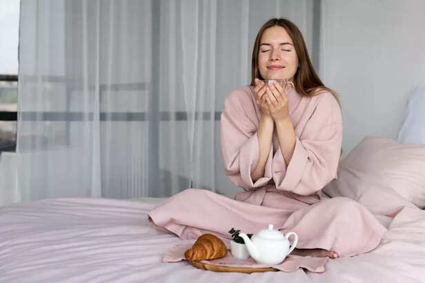 Sleep Habits That Improve Your Skin Naturally