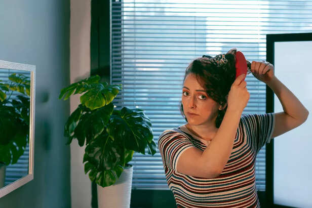 Sleep Your Way to Healthy Hair ( image credit: freepik)