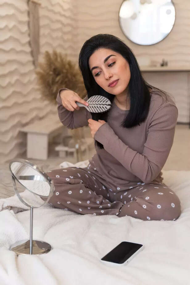 Smart Hair Habits at Night (image credit: freepik)