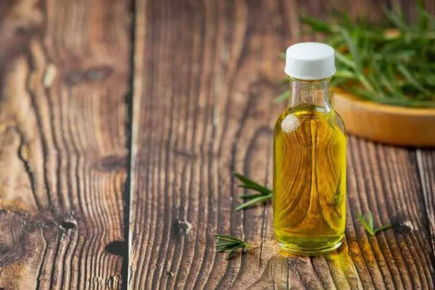 tea tree oil(image credit:freepik)