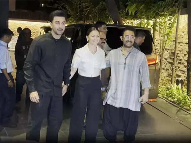 Bollywood power couple Ranbir Kapoor, Alia Bhatt attend Aamir Khan's screening of 'Loveyapa'; check pics.