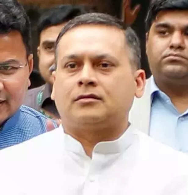 BJP's Amit Malviya calls out Congress for 'duplicity' on Aadhaar as proof of citizenship