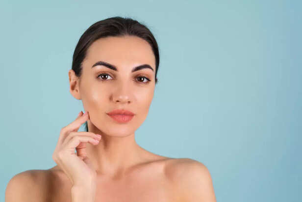 Natural Look (Image Credit: Freepik)