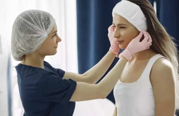 Non- Surgical , Image Credit: Freepik