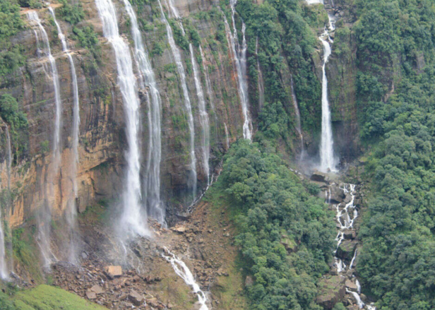 Nohkalikai Falls