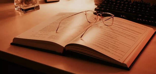 Social pressure to study