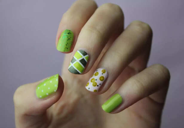 ​Forest green nails