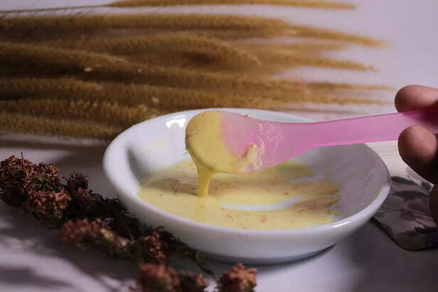 Saffron face mask