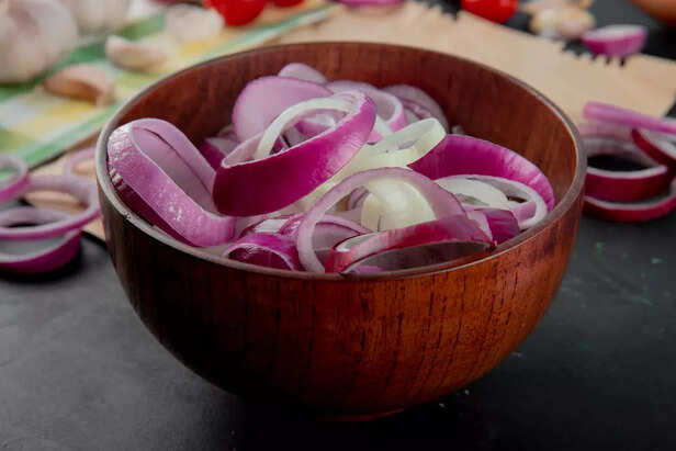 Onion juice for beard growth