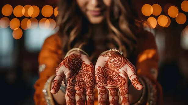 Mehndi ideas for Karwa Chauth 2025