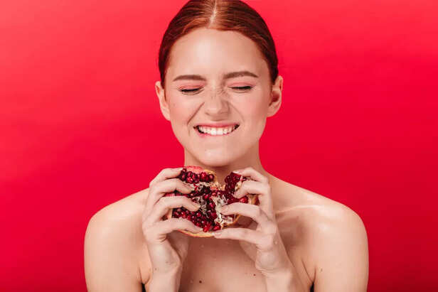 Pomegranates For Glowing Of Skin and Healthy Hair