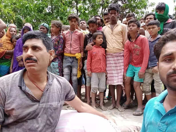 345483-bihar-lightening-farmer-death