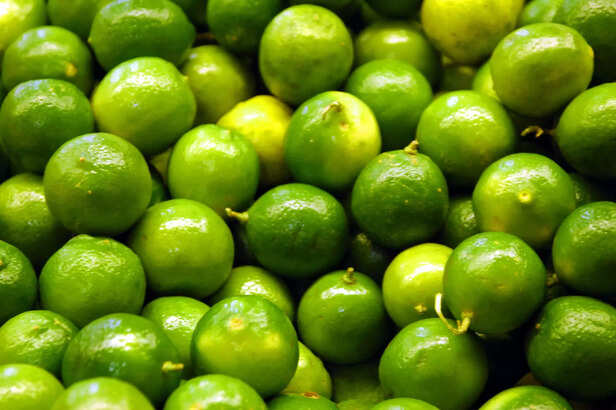 348004-limes-scaled