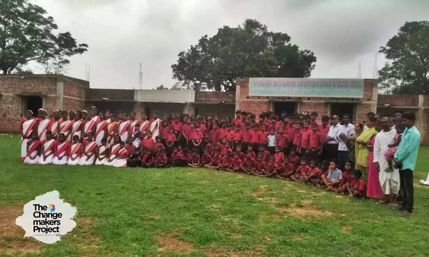 369818-jharkhand-tribal-school-kurukh-language-science-maths-subject-teacher-tribal-community