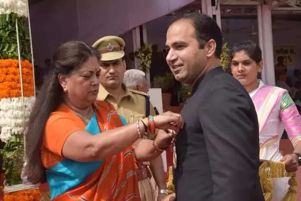 351436-rdescontroller