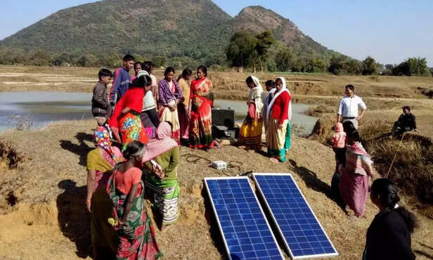 367635-solar-irrigation-system-women-farmers-jharkhand-portable-compact-solar-pumps-2