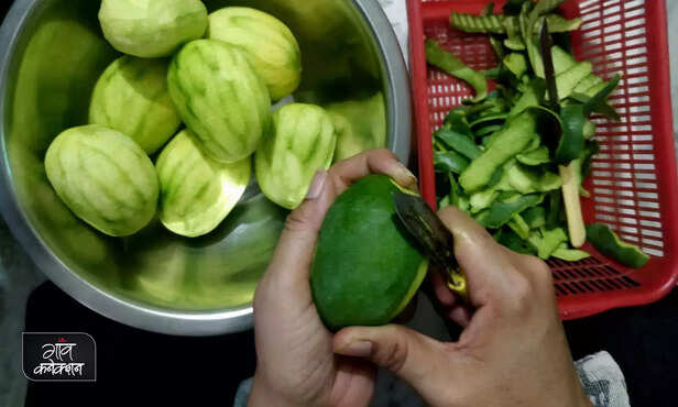 364720-kairi-thecha-mangoes-thecha-maharashtrian-recipe-kairichi-dal-1