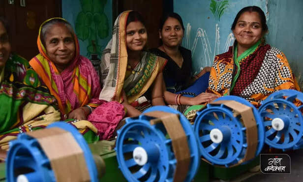 367467-silk-reelers-odisha-tribal-women-resham-sutra-solar-reeling-machine-unnati-3