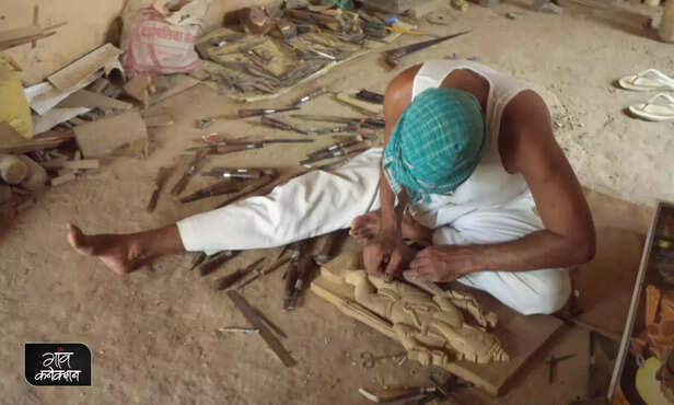 366490-farmer-trilokchand-mandan-sculpted-wood-masterpieces-hanumangarh-rajasthan-craft-art-5