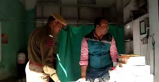 362182-jholachhap-doctors-rural-india-rajasthan-bangali-doctor-risk-udaipur-healthcare-facilities-deaths-hazard-medicines-1