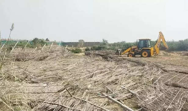 357417-odisha-jagatsinghpur-steel-plant-protest-jsw-dhinka-land-acquisition-betel-paddy-farmers-polise-baton-charge-2