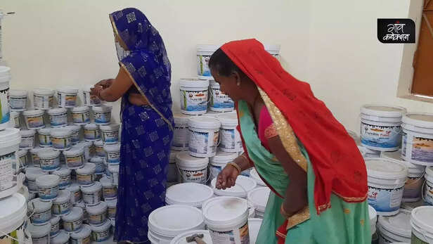 366988-cow-dung-natural-paint-prakritik-paint-manufacturing-process-self-help-group-1