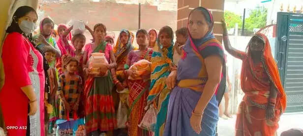 355715-uttar-pradesh-anganwadi-worker-payment-yogi-adityanath-poshan-women-and-child-nutrition-cds-gaon-connection-3