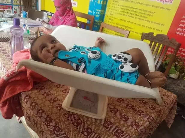 355716-uttar-pradesh-anganwadi-worker-payment-yogi-adityanath-poshan-women-and-child-nutrition-cds-gaon-connection-2