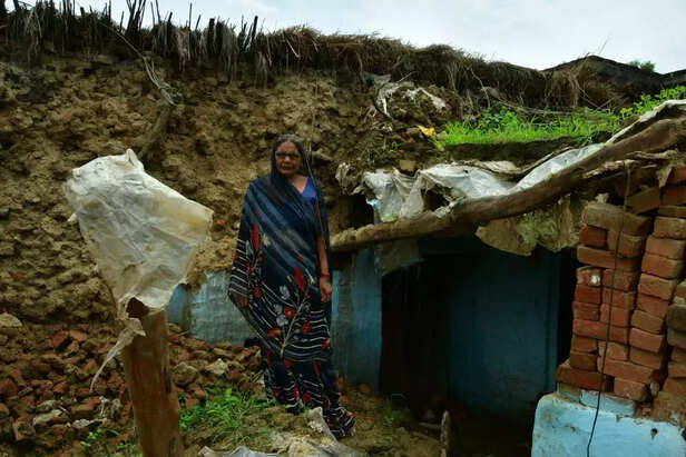 354875-many-houses-collapsed-in-auraiya-district-due-to-heavy-rains-and-floods